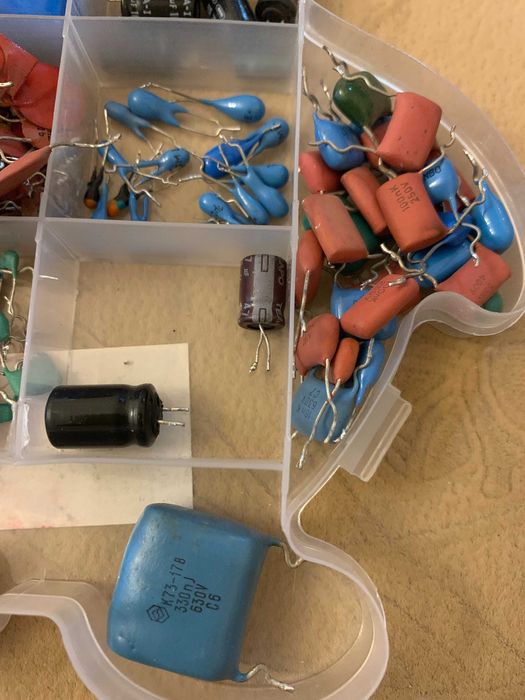 Конденсаторы разные. Новые и Б/У.