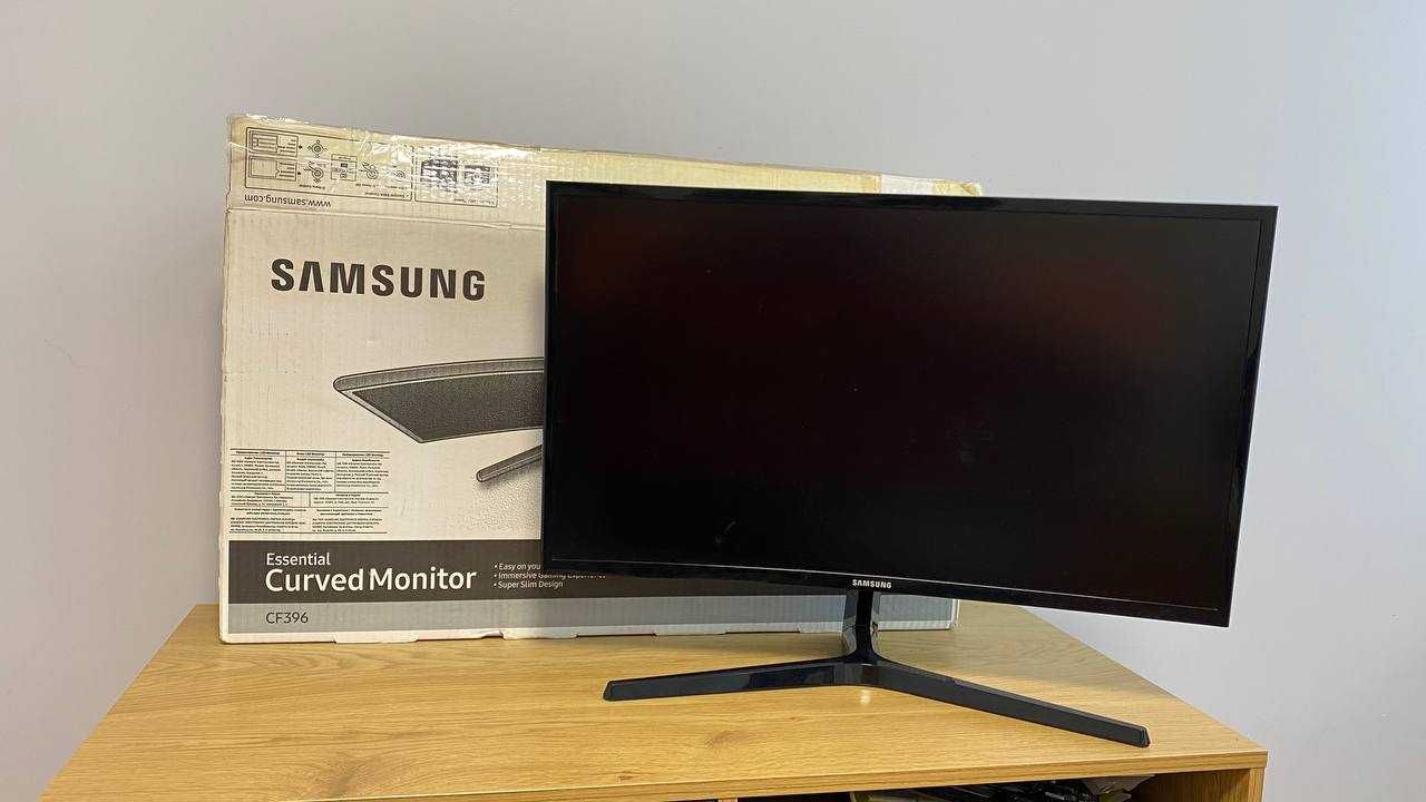 Монитор Samsung 27" Curved полный комплект C27F396F (LC27F396FHIXCI)