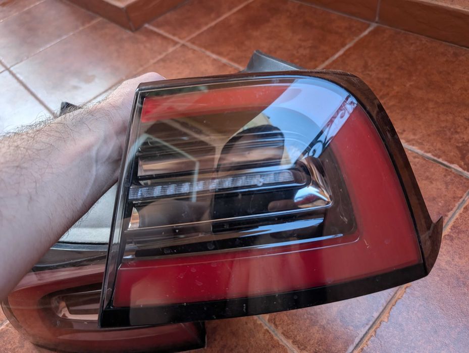 Фонари задние Tesla Model 3/Y Оригинал USA