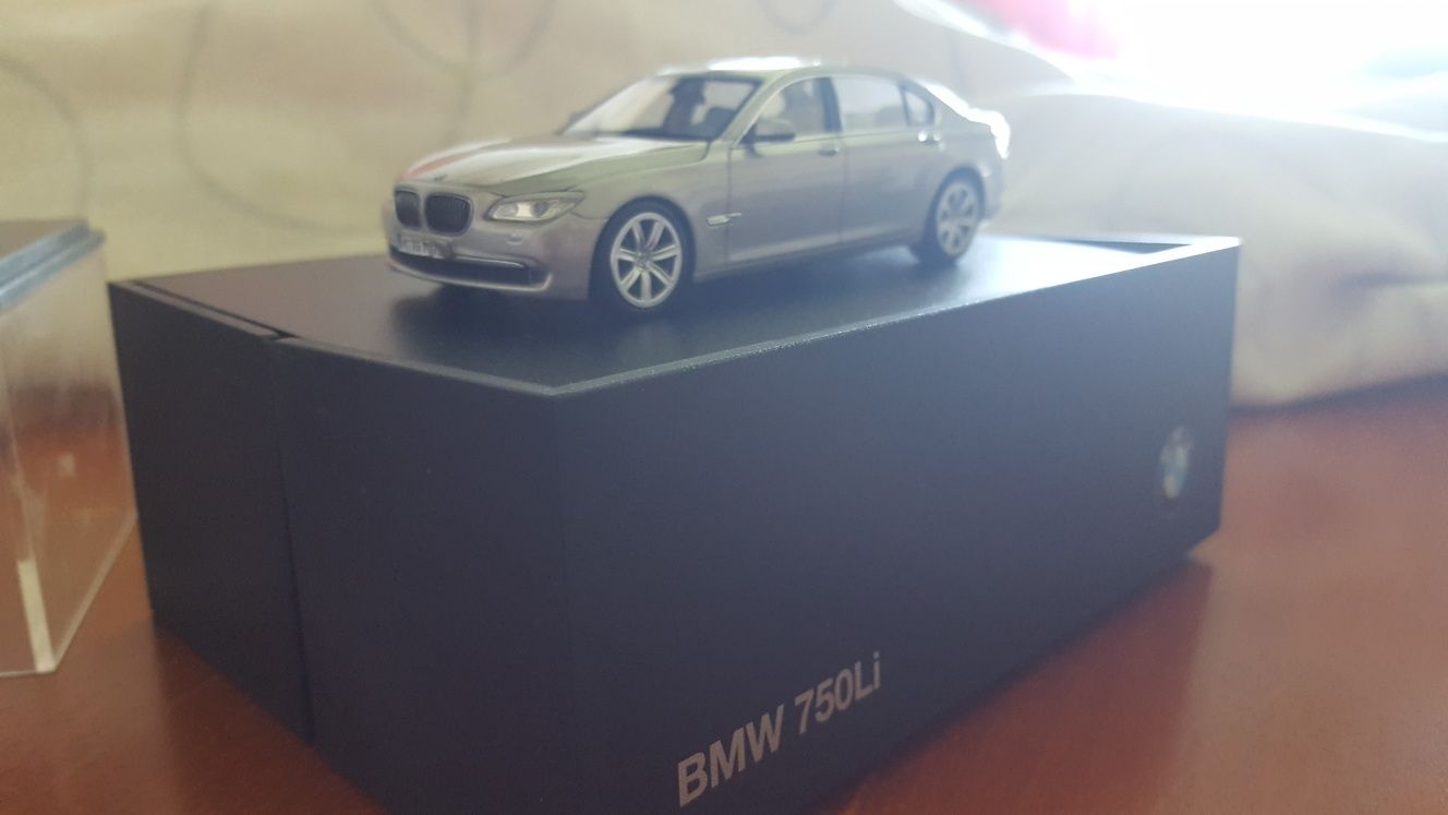 BMW e JAGUAR...miniaturas e pista scalextric