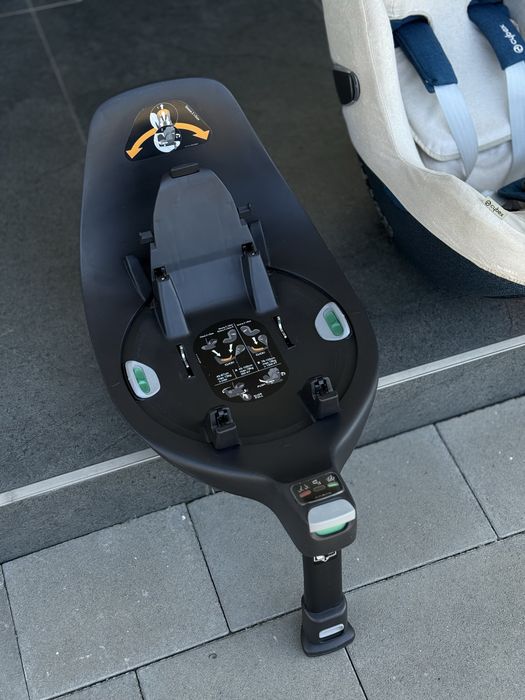 Дитяче автокрісло Cybex Sirona Z2 i-size + базаZ isofix + літній чохол