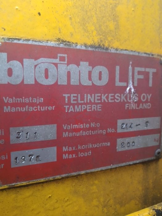 Podnośnik koszowy 13 m