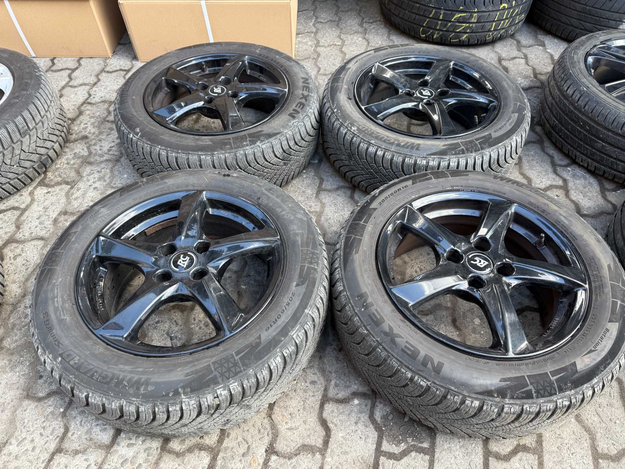 Felgi aluminiowe 16" 4x108 Ford EcoSport z oponami zimowymi