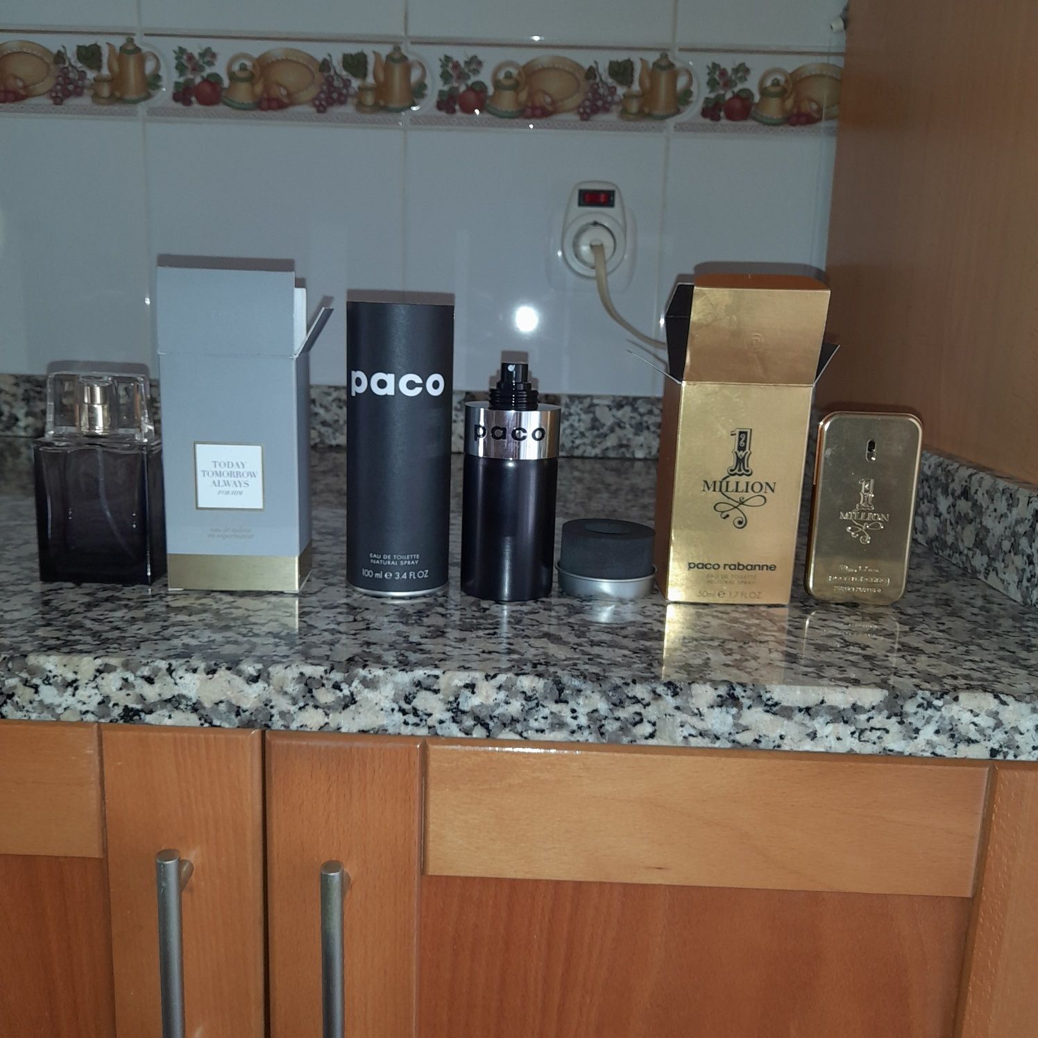 Frascos vazios de perfumes