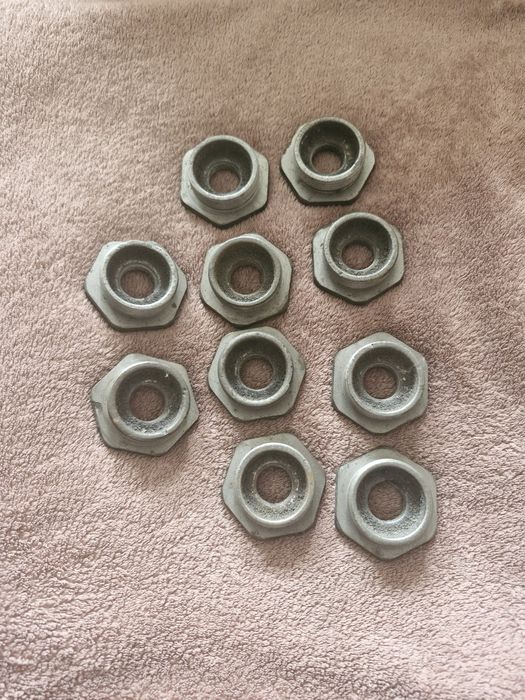 Футорка у чавунну батарею