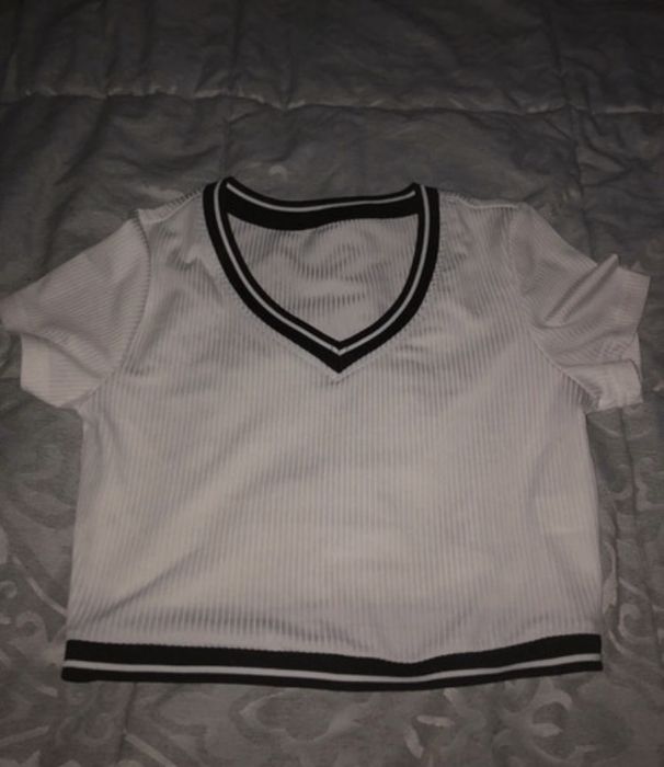 Top/ t shirt com decote