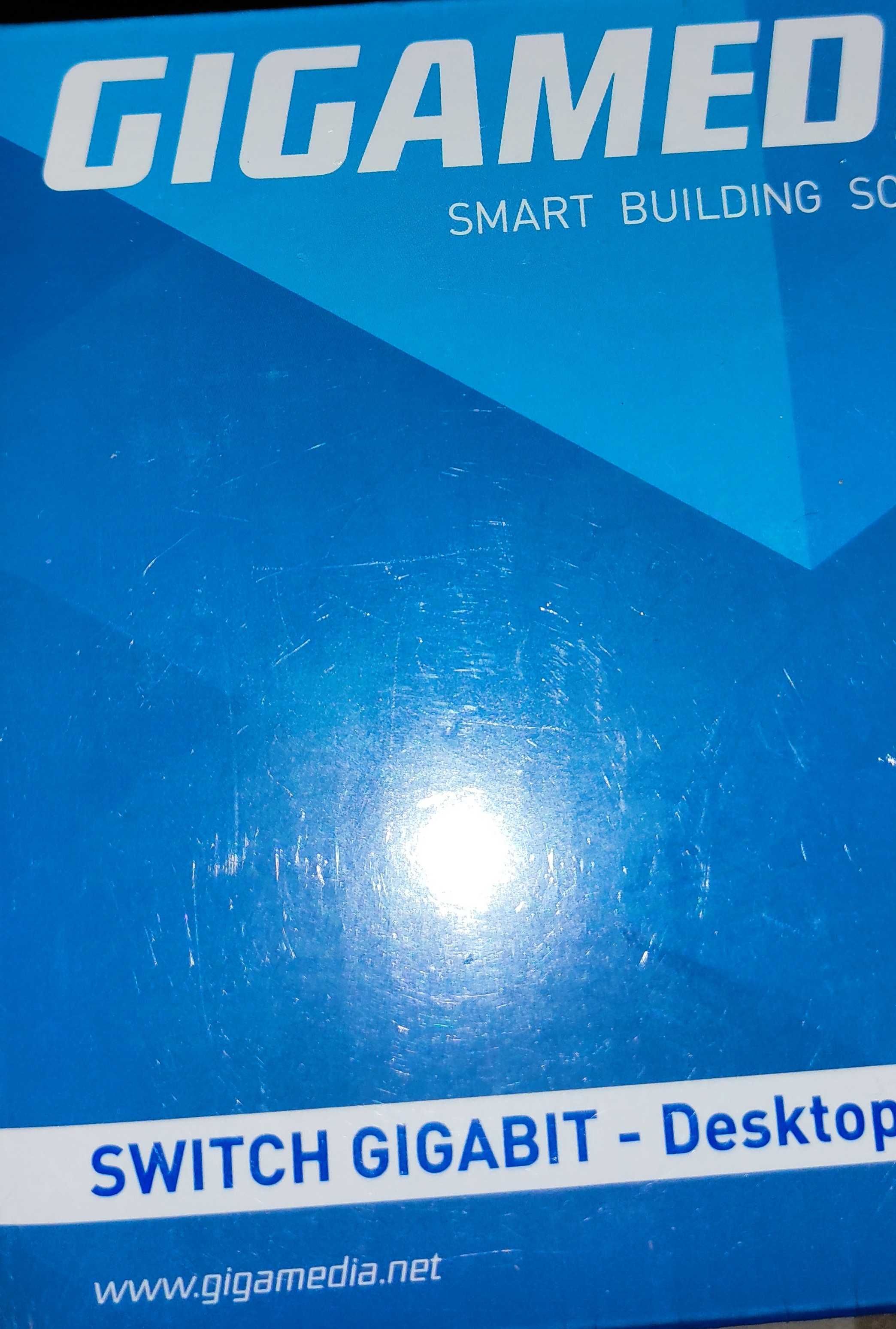 Modem 8 portas Gigamedia, novo na embalagem.
