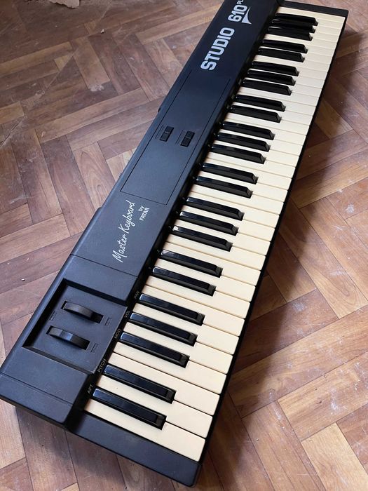 Продам  миди-клавиатуру Fatar / Studiologic Studio-610 Plus