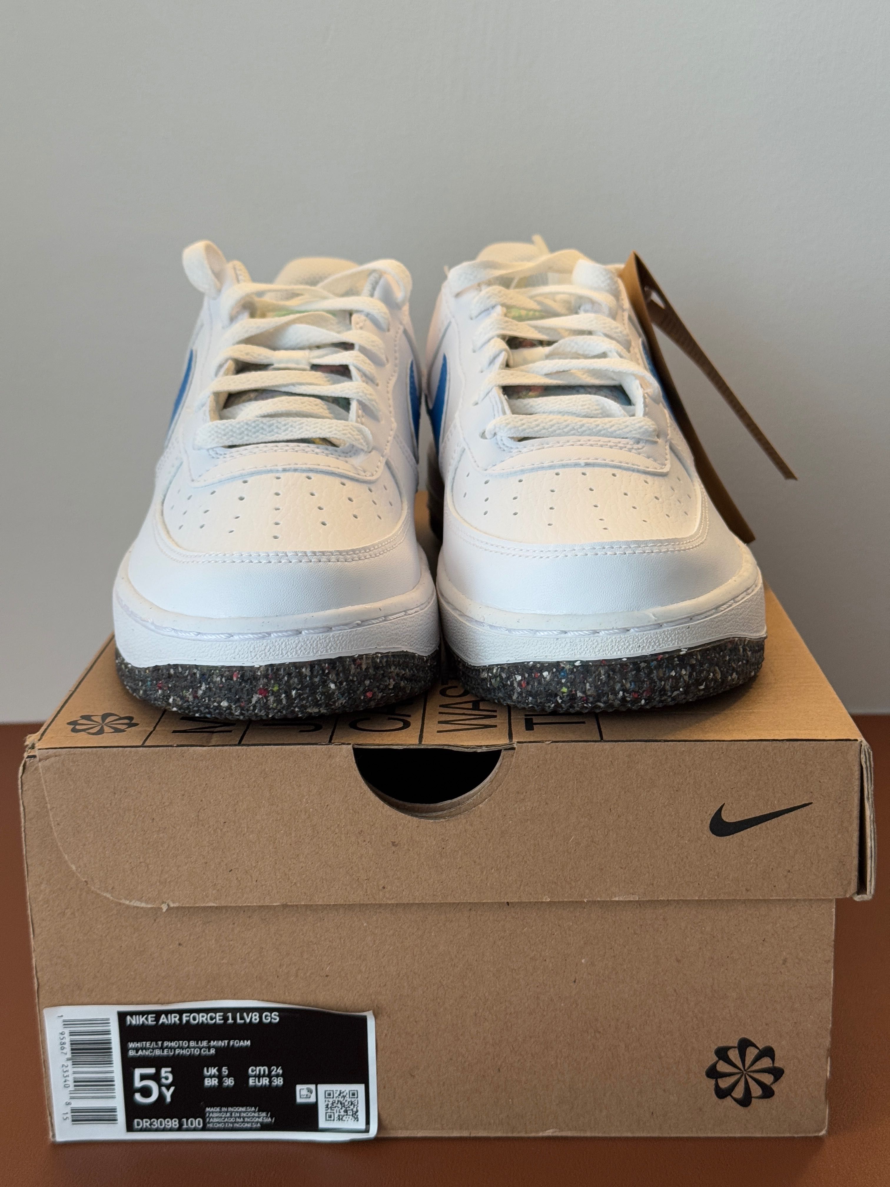 Nike - AIR FORCE 1 Lv8 Gs DR3098 100 - 38 розмір