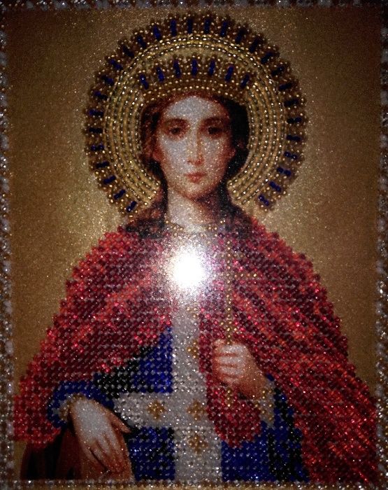 Икона с ликом Святой Екатерины, вышитая бисером