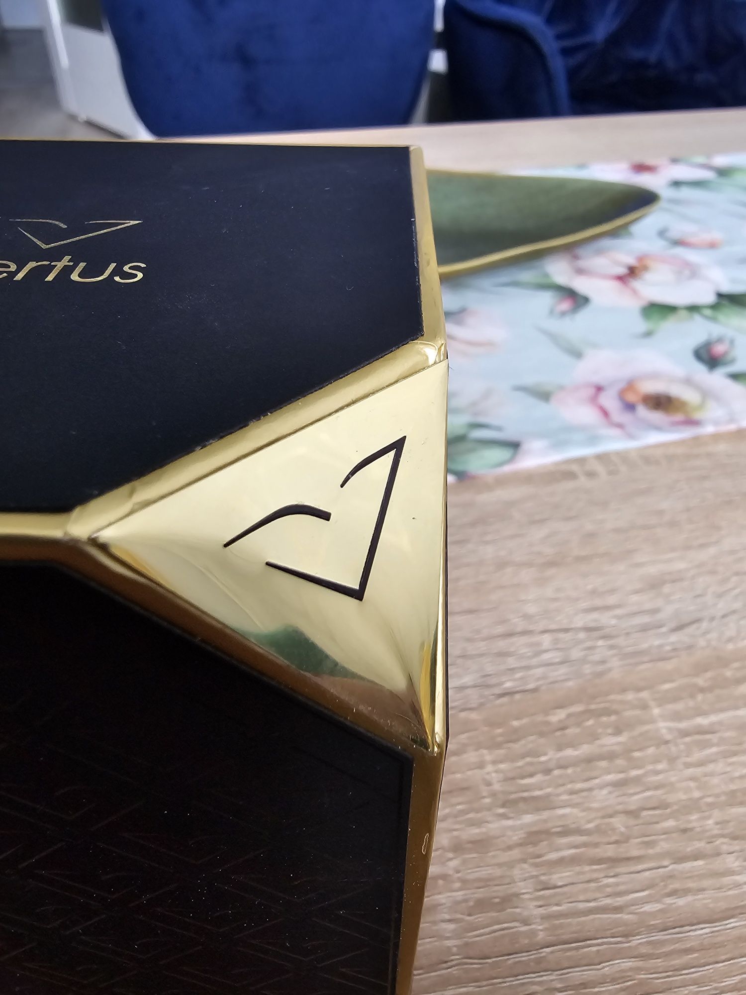 Vertus Silhouette edp 100ml wycofany