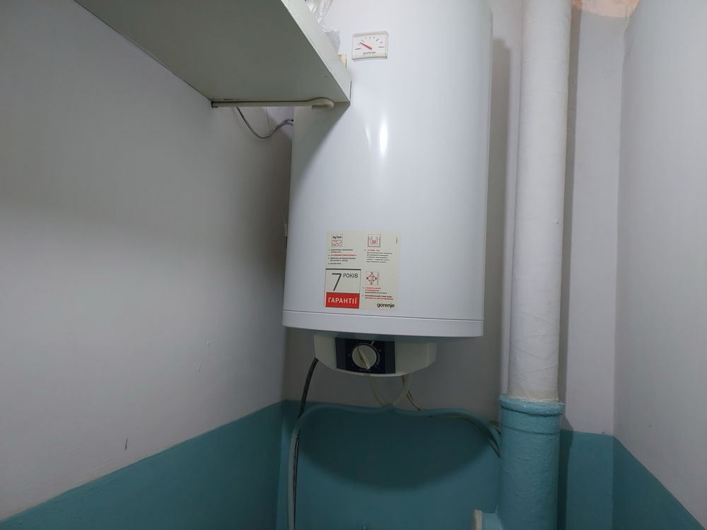 Продам 2х.ком. Каменское левый берег 3мик.4 эт.