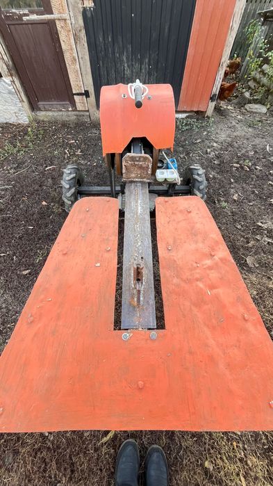 Дровокол рейковий мобільний