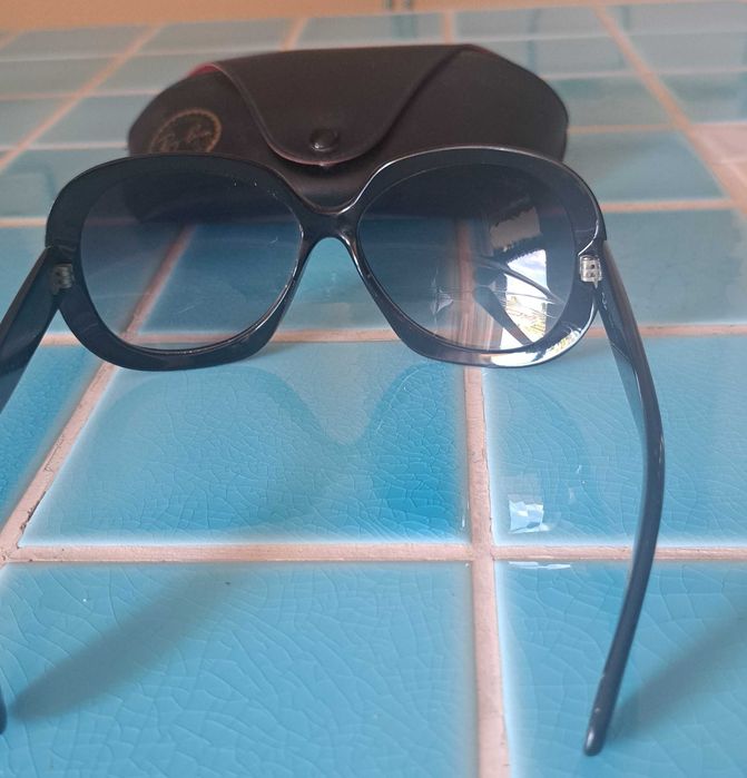 Óculos de sol da marca Ray Ban