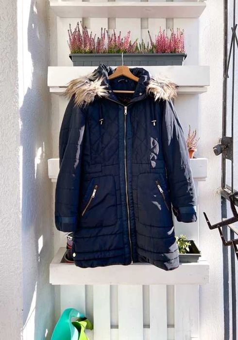 Granatowa zimowa ocieplana pikowana kurtka z kapturem Stradivarus L