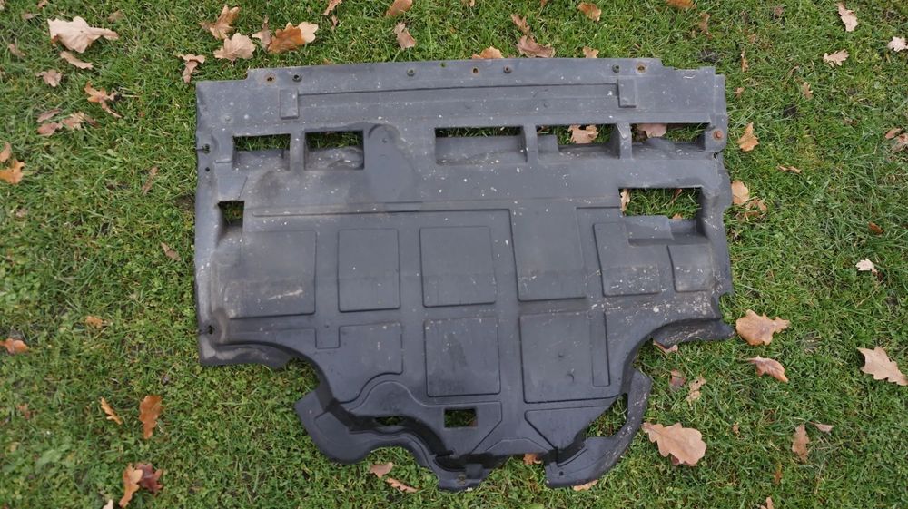 Renault Trafic II Opel Vivaro Nissan Primastar 2.0 DCI M9R oslona plyta pod silnik