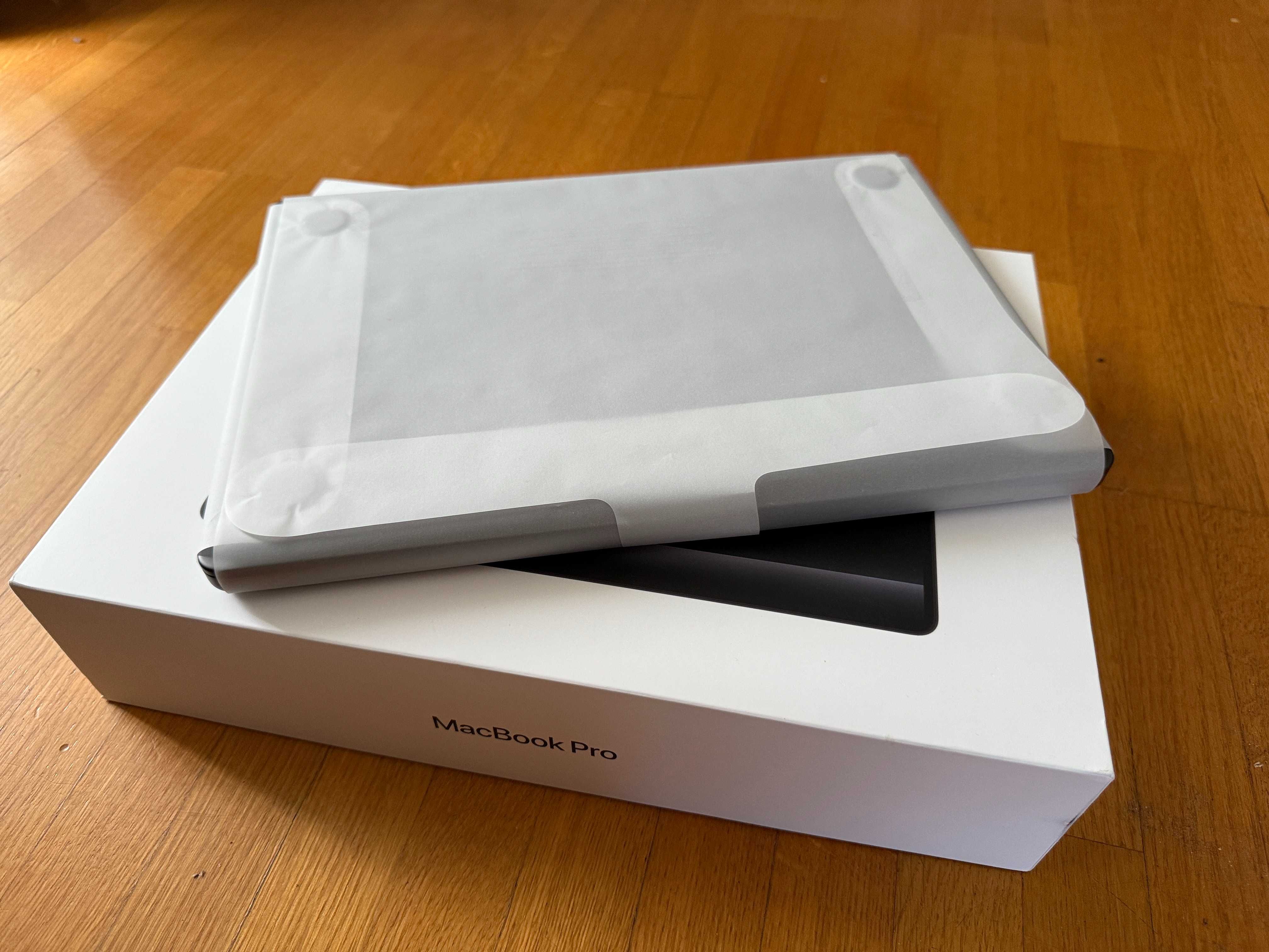 MacBook Pro 14 M4 Max