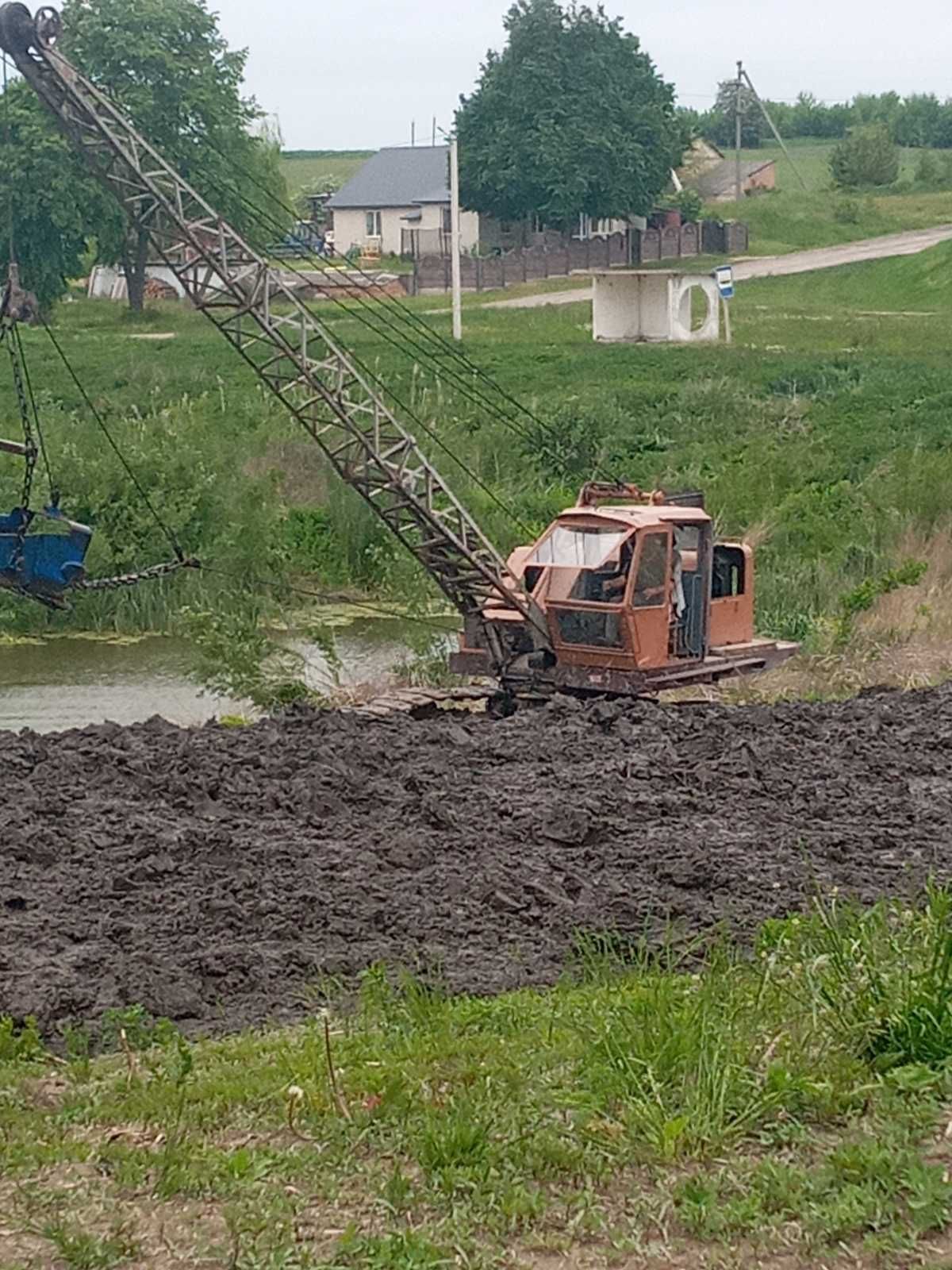 Послуги Екскаваторів на гусеничному ходу  JCB та "ДРАГЛАЙН".