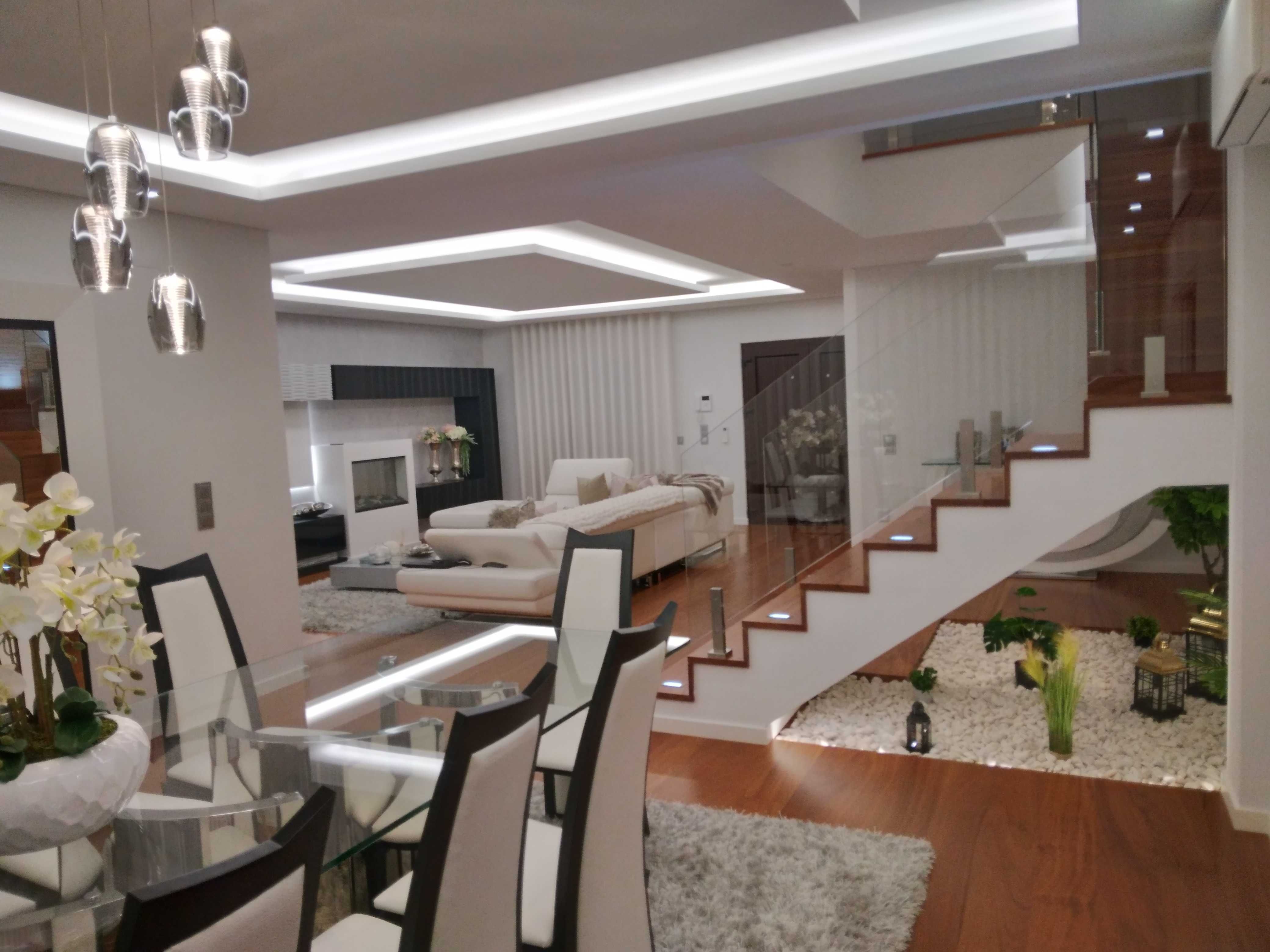 Moradia de luxo com PISCINA EM AZEITAO