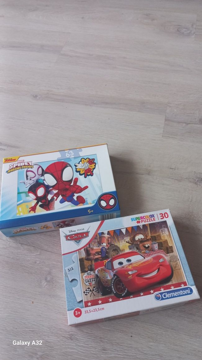 Puzzle spiderman, auta