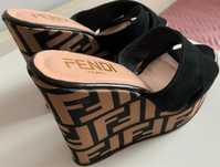 Stylowe klapki  FENDI