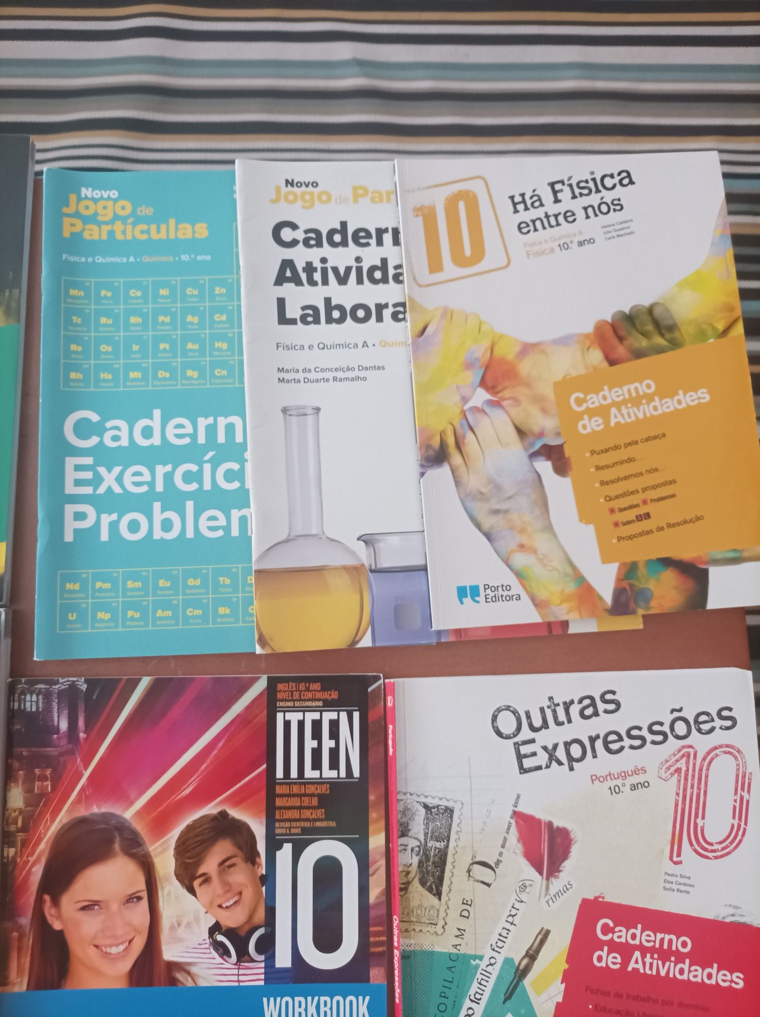Manuais e cadernos de actividades 10 ano