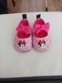 Różowe buciki niemowlęce Disney 17