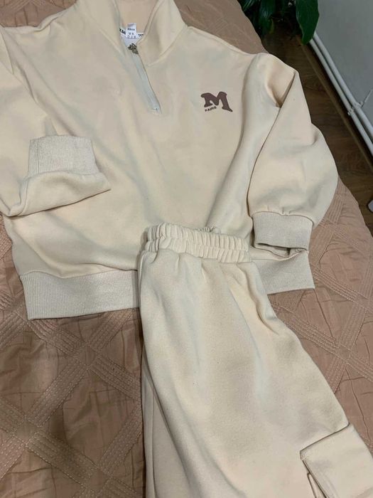 Спортивний костюм на дівчинку 8-10