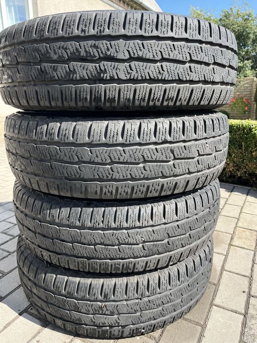 Продам комплект б/у шин Toyo 215/75/16c