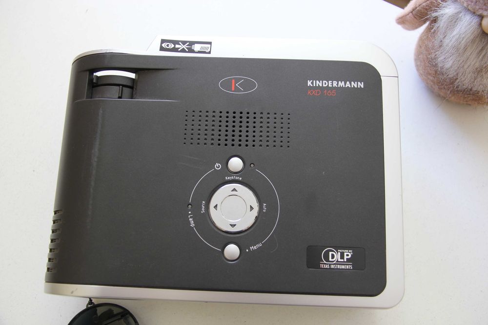 Продам проектор KINDERMANN KXD 165