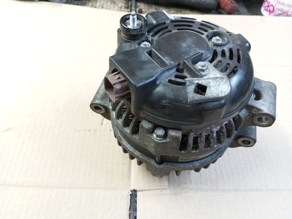 Генератор 2.0 2.4 Honda Civic Accord Cr-V Denso