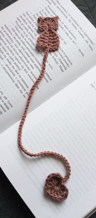 Kotek, zakładka do książki wykonana na szydełku