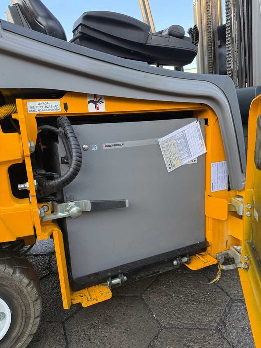 Wózek Widłowy JUNGHEINRICH EFG316 rok 2019 TRIPLEX 5,5M Bateria LI ION