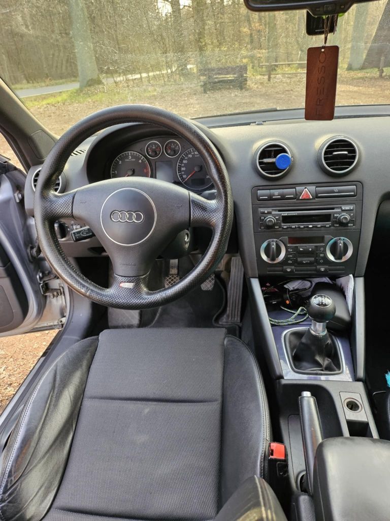 Audi a3 8p s-line  2005 2.0tdi 140km bkd