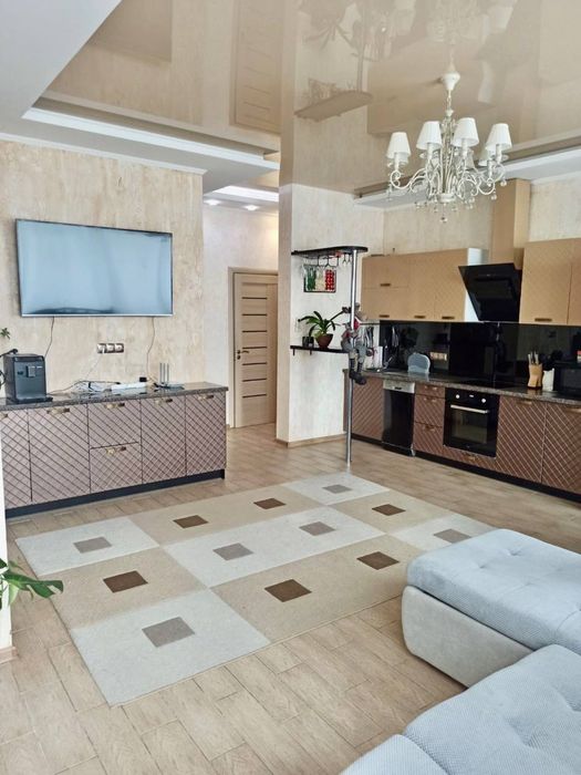 Продам 3 кім простору квартиру ЖК Панорама Сімфіропільська Центр