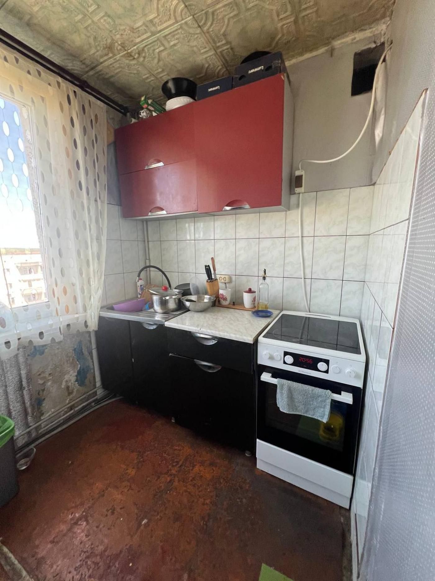 Продам 3-комнатную квартиру в г. Змиев, район Микрорайон