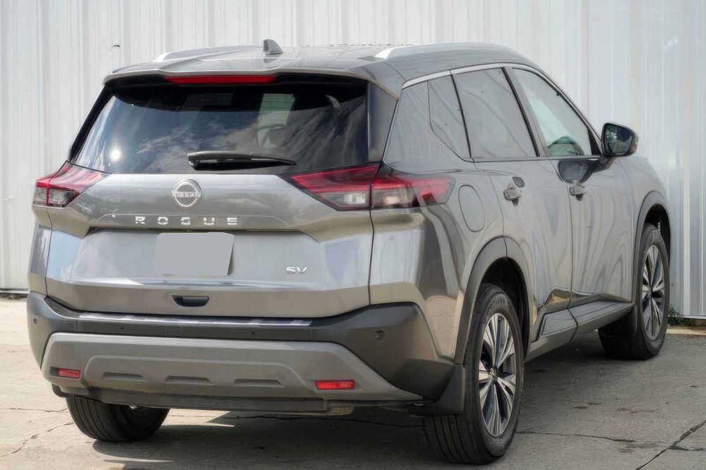 Nissan Rogue SV      2022