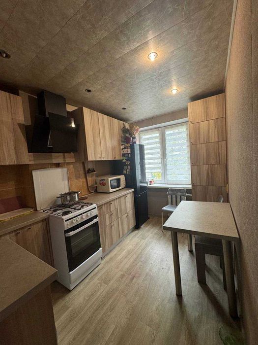 Продам двухкомнатную квартиру, проспект Правды 82.