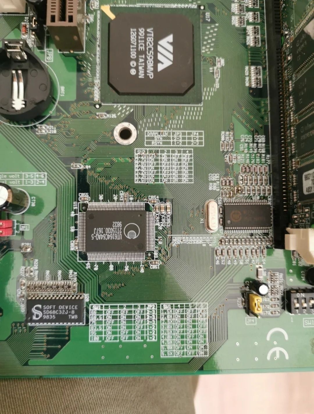 Placa Mãe Super Socket 7 - AMD K6-2 400MHz 128ram