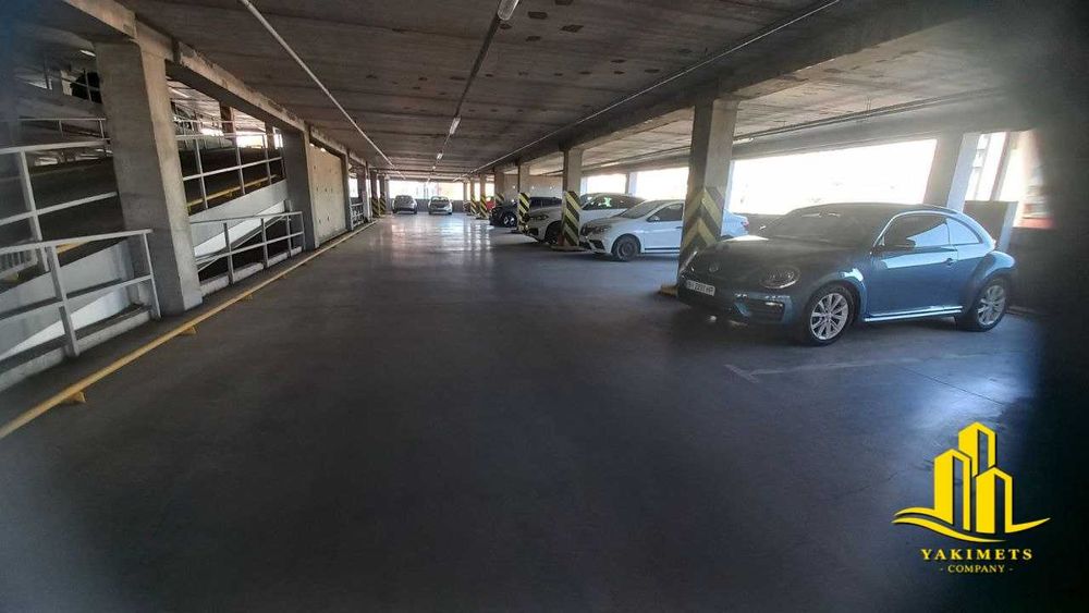 Продаж паркомісця проспект Миру, 28