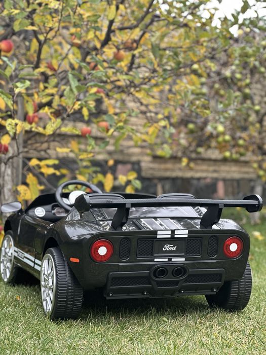 Машинка на акумуляторі Ford GT 24V – дитячий електромобіль для двох