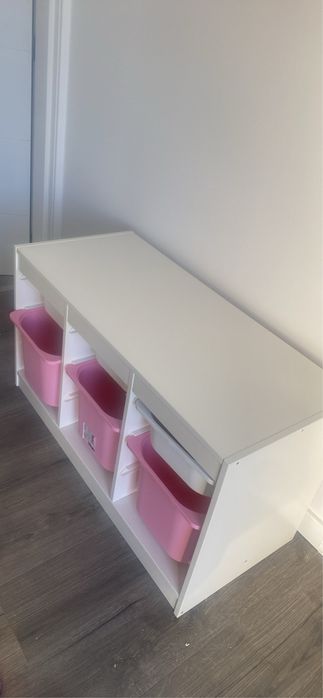 Movel Trofast Ikea com caixas