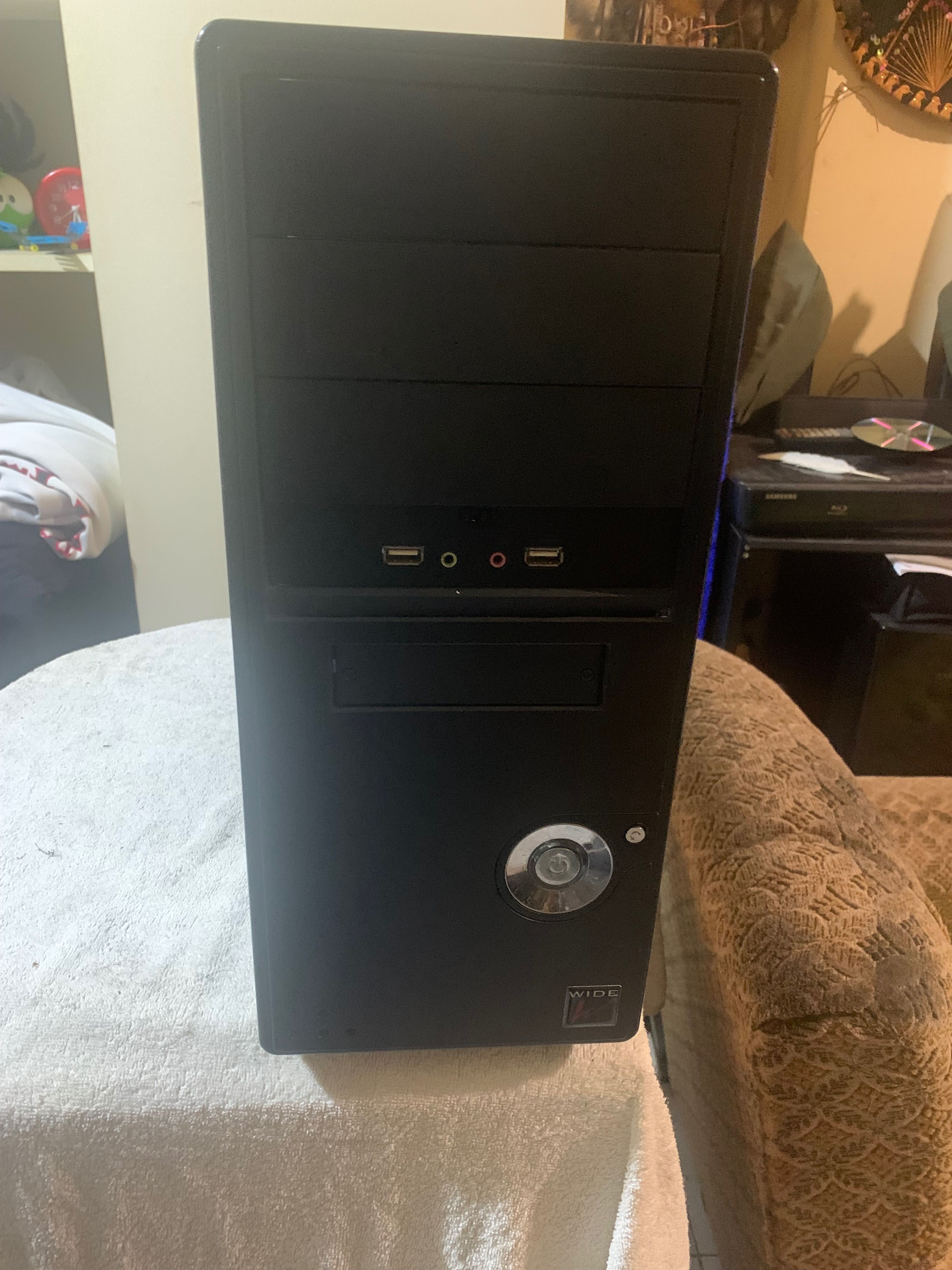 Computador fixo asus a trabalhar bem
