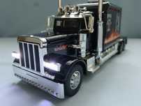 Peterbilt nowy model ciężarówki 1 :24