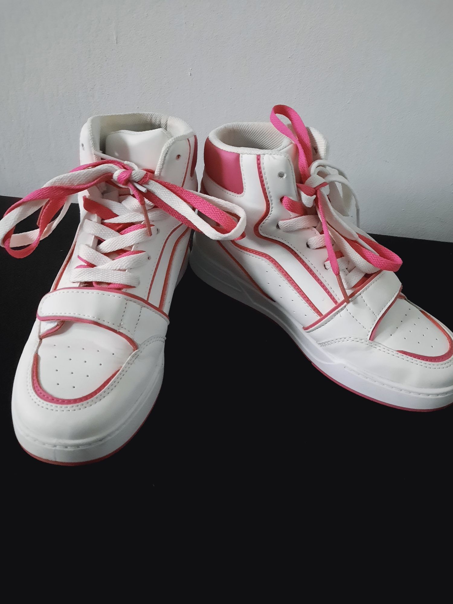 Snekarsy jak nowe