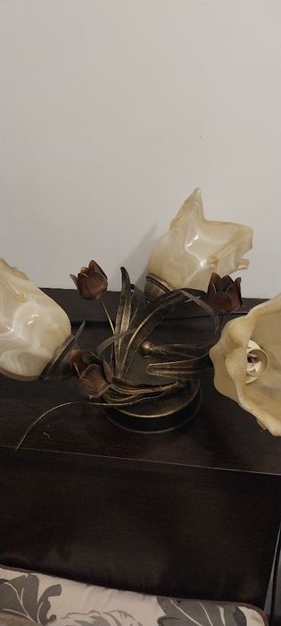 Люстра на стелю на 3 лампочки з малим цоколем