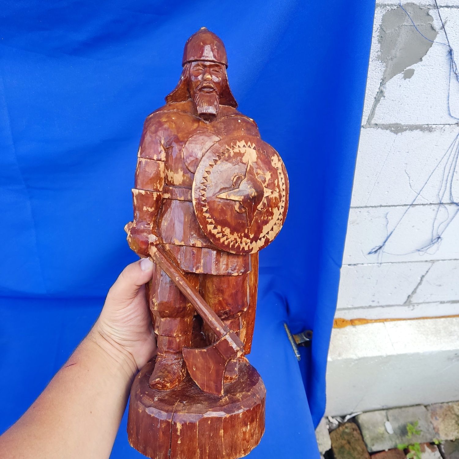 Резная деревянная статуэтка ручной работы богатырь воин фигурка дерево