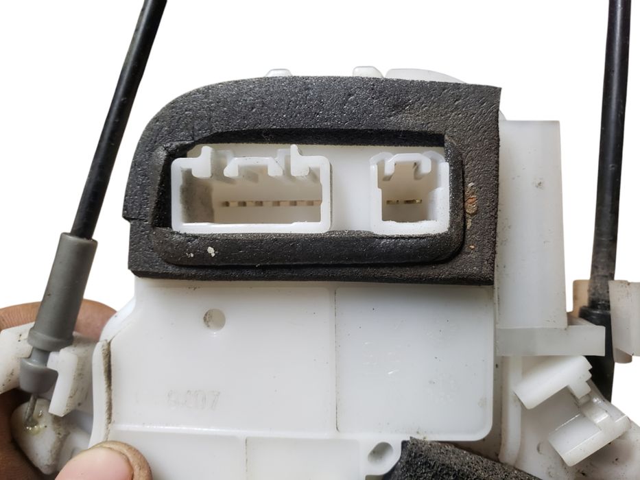 Замок двери передний правый левый Subaru Impreza 2007-2013 разборка