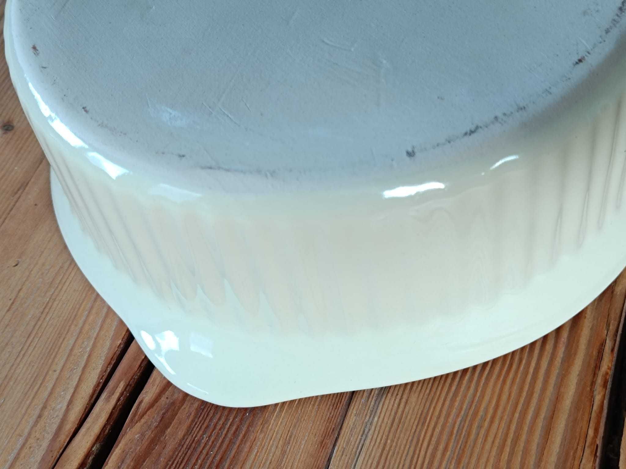 duża okrągła forma ceramiczna do pieczenia ciasta tarty zapiekanek