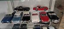 Kolekcja modeli aut 1/18 AutoArt, Revel